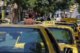 انداختن توپ در زمین تاکسی ها و تکذیب قطع سهمیه بنزین خودروهای بدون بیمه از اول دی ماه